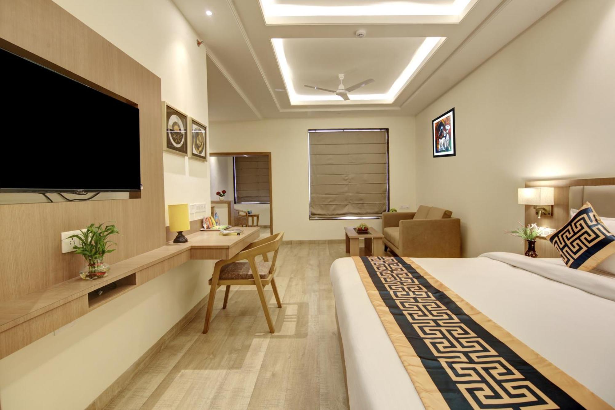 Airport Hotel Claytone Нью-Дели Экстерьер фото