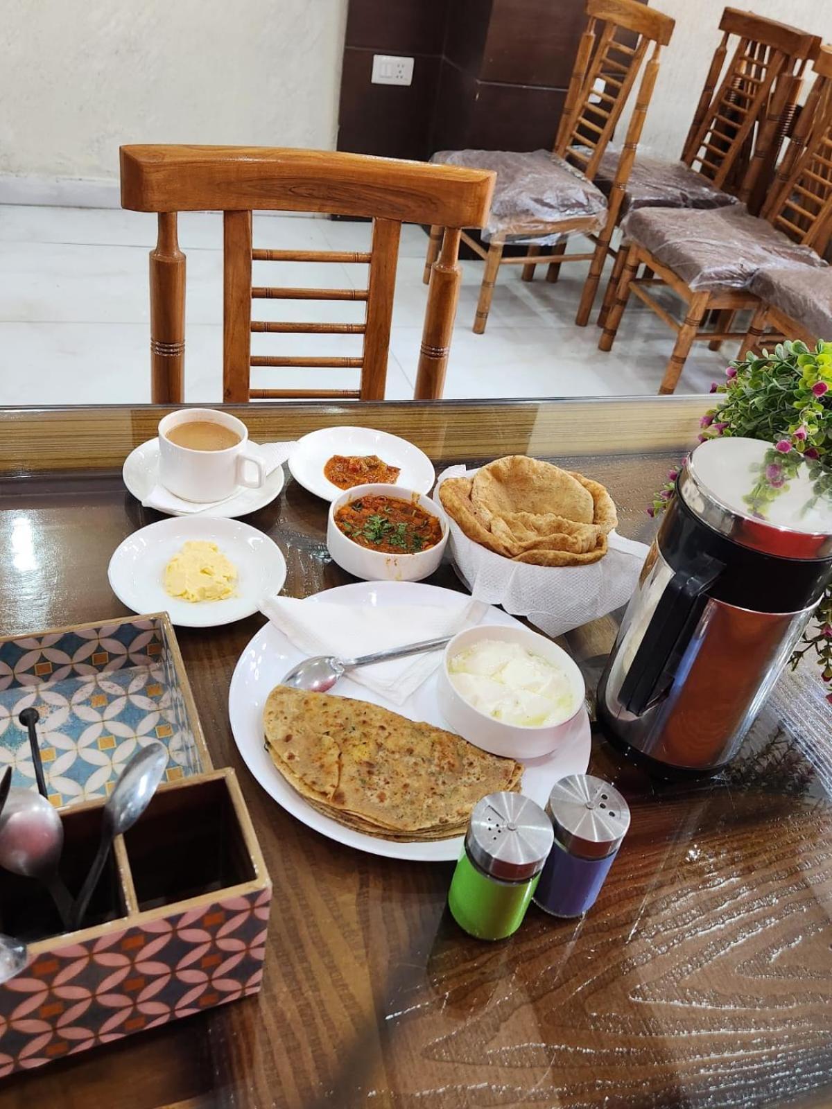 Airport Hotel Claytone Нью-Дели Экстерьер фото