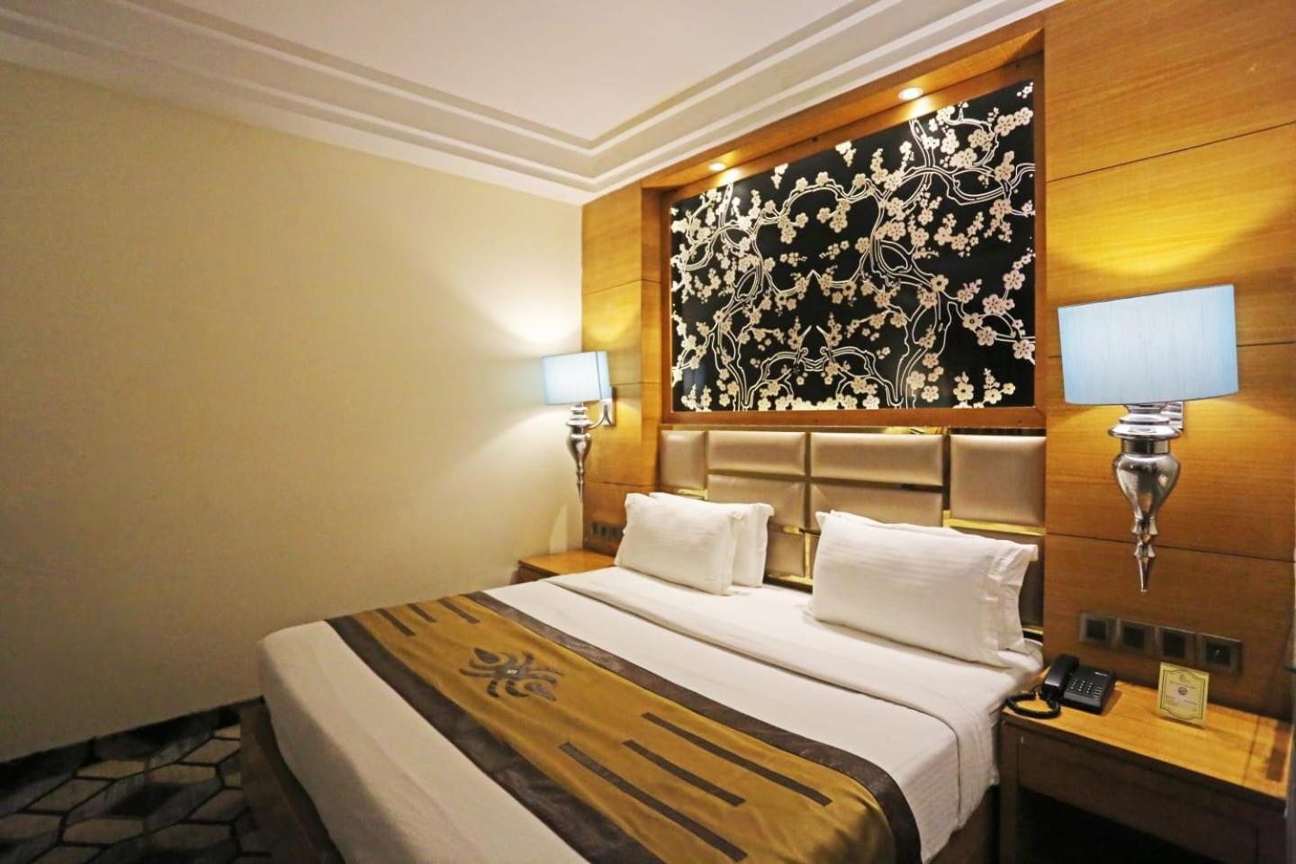Airport Hotel Claytone Нью-Дели Экстерьер фото